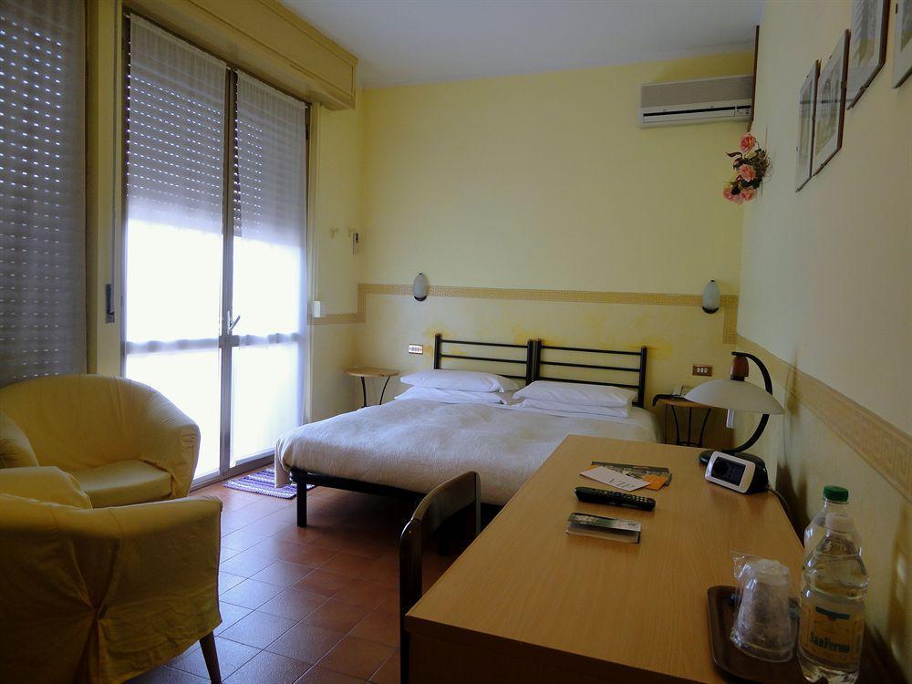 Hotel Astoria Tabiano Terme Buitenkant foto