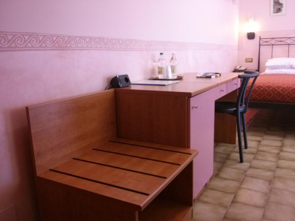 Hotel Astoria Tabiano Terme Kamer foto