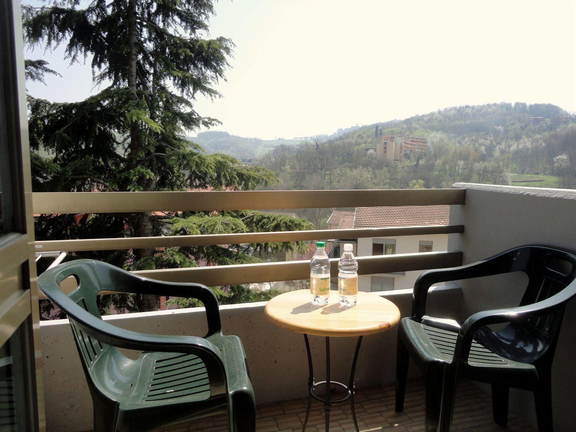 Hotel Astoria Tabiano Terme Buitenkant foto