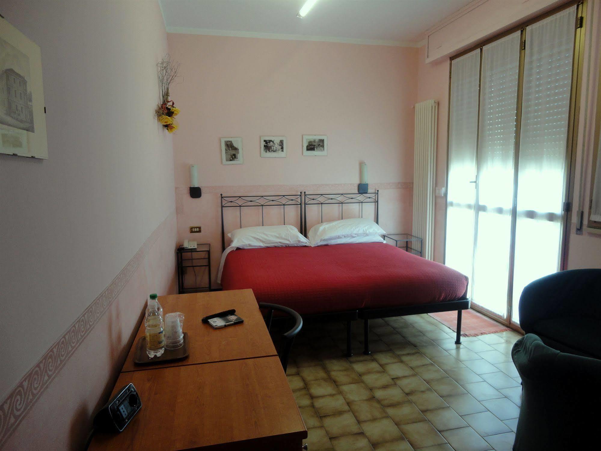 Hotel Astoria Tabiano Terme Buitenkant foto