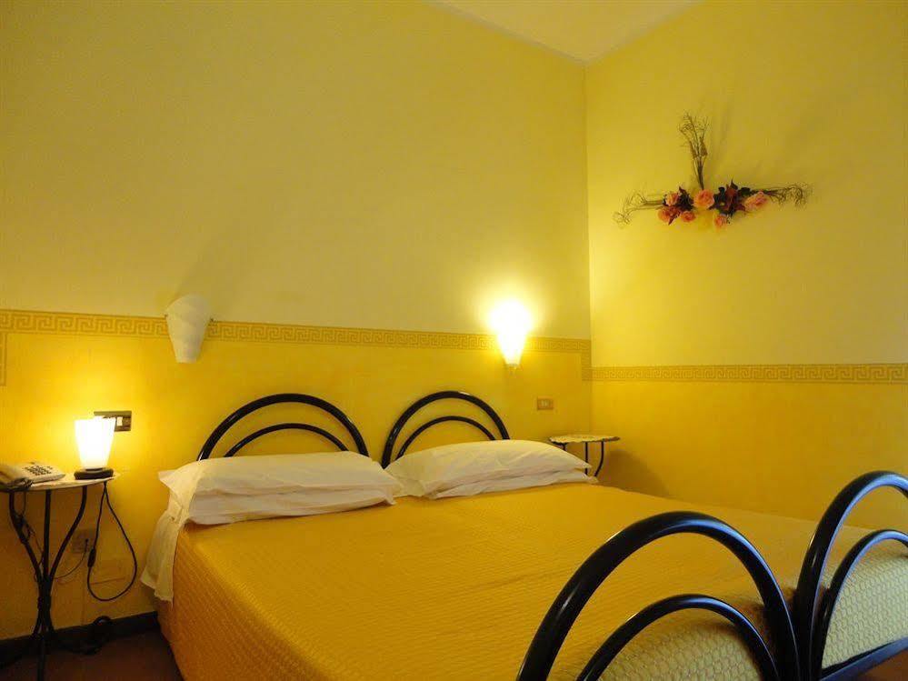 Hotel Astoria Tabiano Terme Buitenkant foto