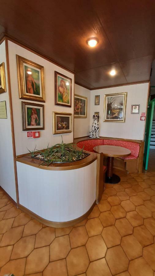 Hotel Astoria Tabiano Terme Buitenkant foto